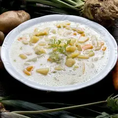 Ile kalorii ma zupa warzywna? Sprawdź, co naprawdę jesz!