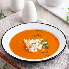 Zupa pomidorowa jak u babci - przepis na smak dzieciństwa