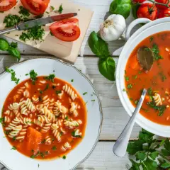 Zupa pomidorowa ile może stać w lodówce? Sprawdź, zanim zepsuje się!