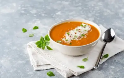 Zupa dyniowa: Ile kalorii? Poznaj sekrety wersji FIT