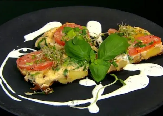 Najlepsze przepisy na omlet z kozim serem, które zachwycą smakoszy